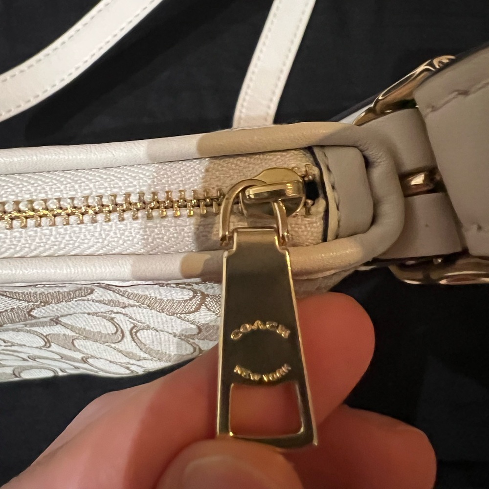 NWOT Coach - Beige & Cream "Jacquard Dufflette" Bag - Picture 9 of 16